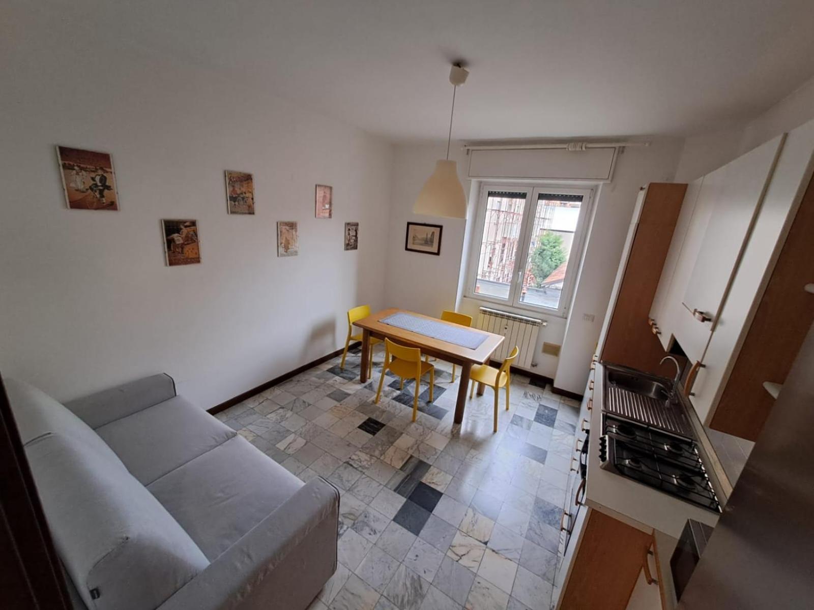 Comfortable And Spacious In Apartment